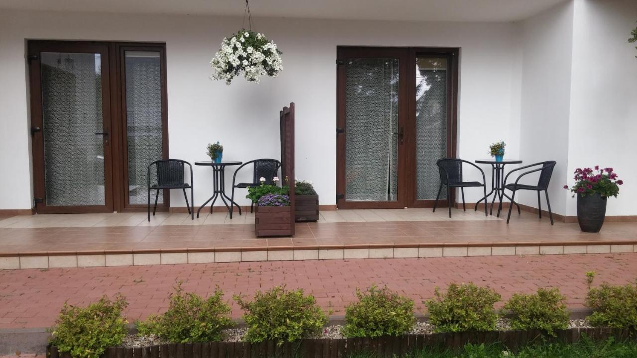 Emada- Pokoje Goscinne I Studia Ostrowo  Ngoại thất bức ảnh